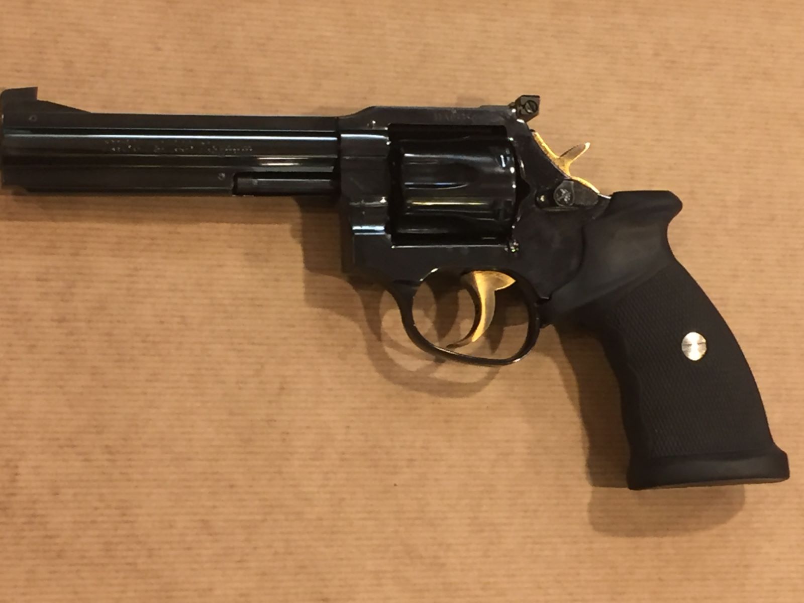 revolver MANURHIN MR 73 Sport cal. 357 mag. 5 " 1/4 de cat. B1 revolver MANURHIN MR 73 Sport cal. 357 mag. 5 " 1/4 de cat. B1