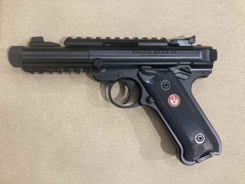 pistolet RUGER MK IV Tactical blue calibre 22 lr. 4.4"