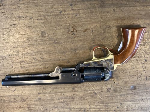 revolver UBERTI Colt mod. 1851 Navy canon octogonal 7"1/2 cal. 36 poudre noire