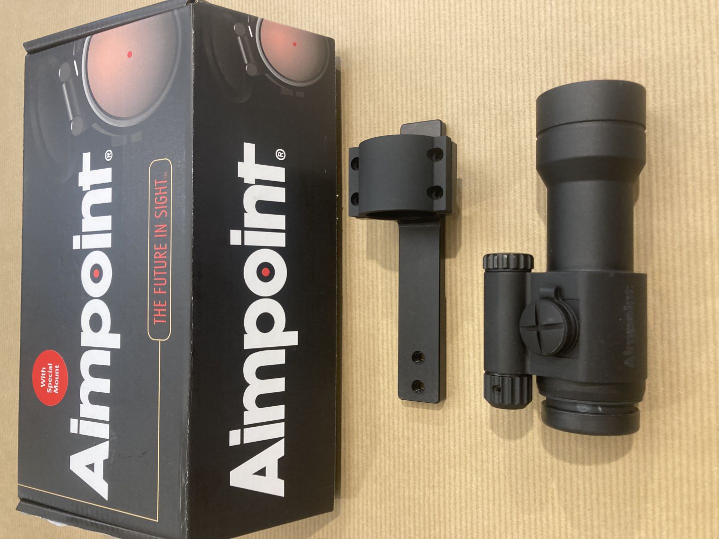 viseur point rouge AIMPOINT COMPC3 2MOA + colliers et embase BAR/ARGO viseur point rouge AIMPOINT COMPC3 2MOA + colliers et embase BAR/ARGO