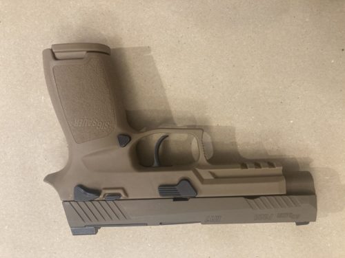 pistolet SIG SAUER P320 M17 calibre 9 para. FDE