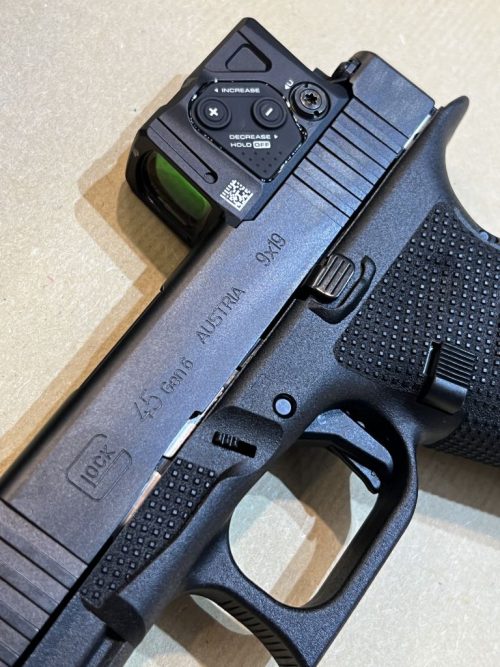 pistolet GLOCK mod. 45 gen. 6 A-Cut COA Aimpoint calibre 9 para
